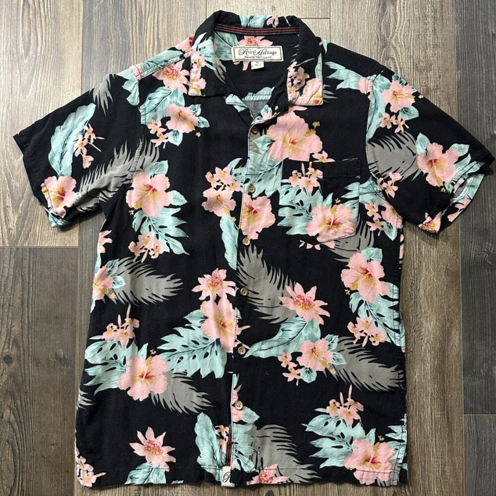 Royal Heritage Hawaiian Shirt Mens Small Tropical 100% Viscose Pink Black Dad